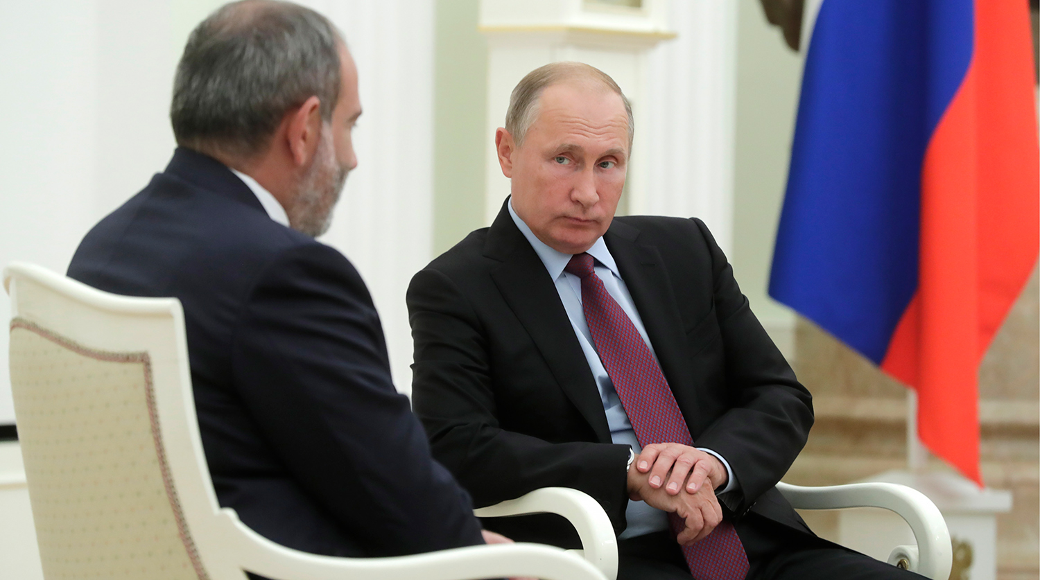 Пашинян сообщил Путину о решении обратиться в ОДКБ из-за вторжения азербайджанских войск