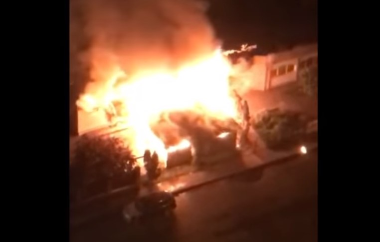 В Киеве ночью горел ресторан (видео)