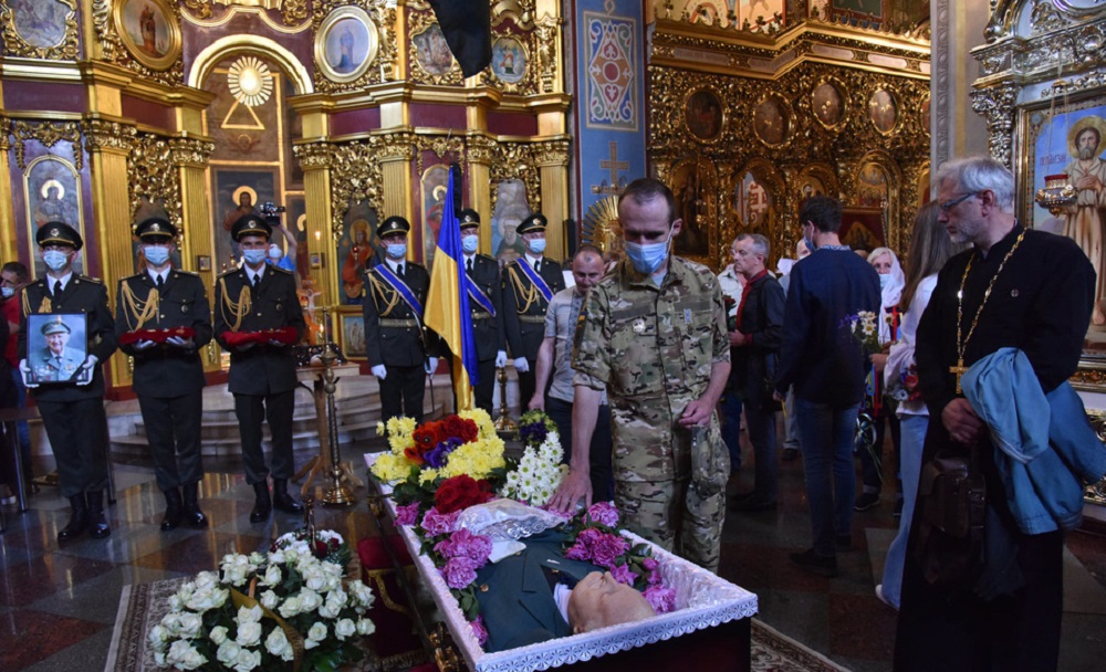 Президентский полк принял участие в похоронах ветерана СС «Галичина»