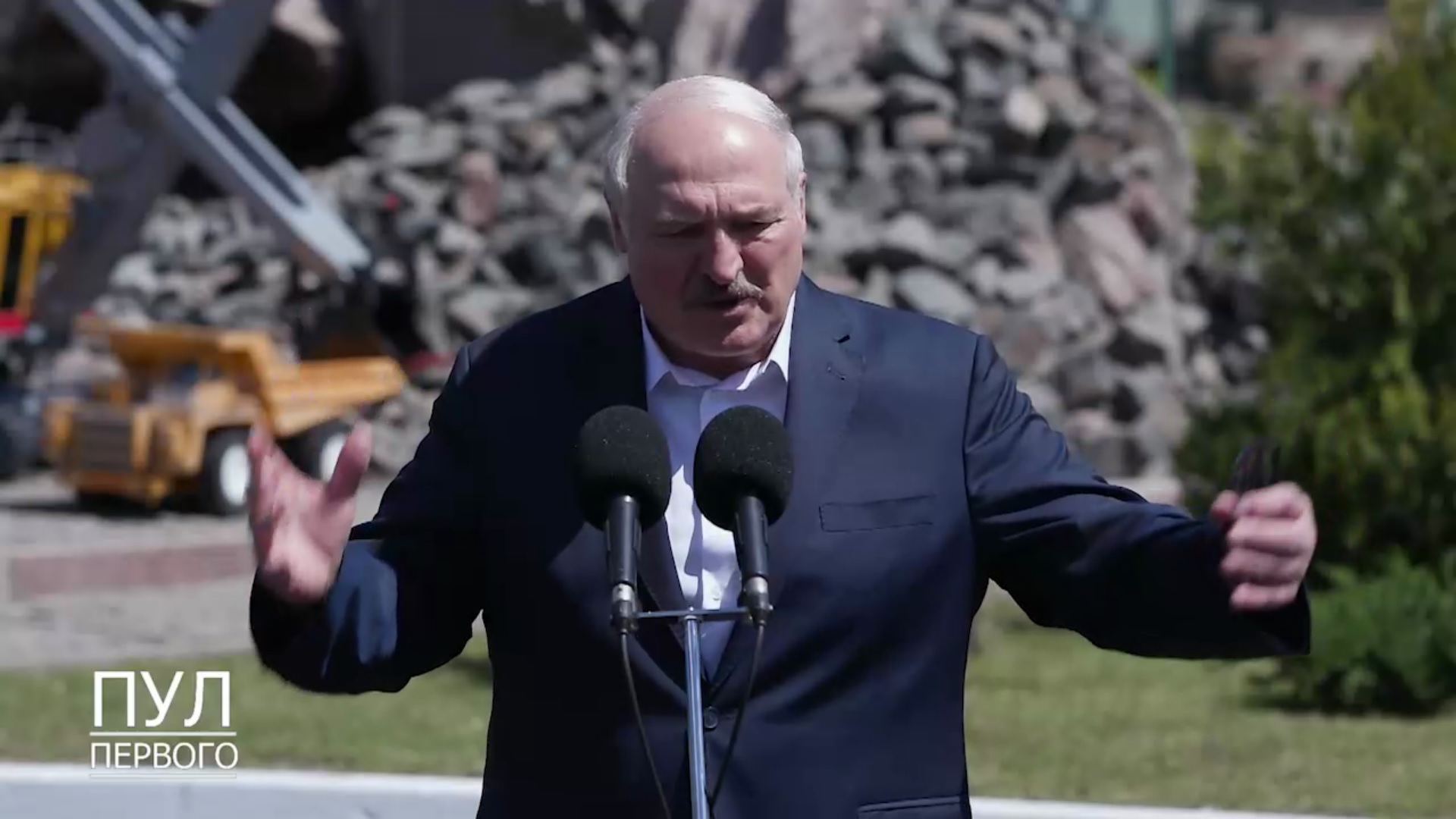 Лукашенко: мы не можем стать Украиной и воевать против России