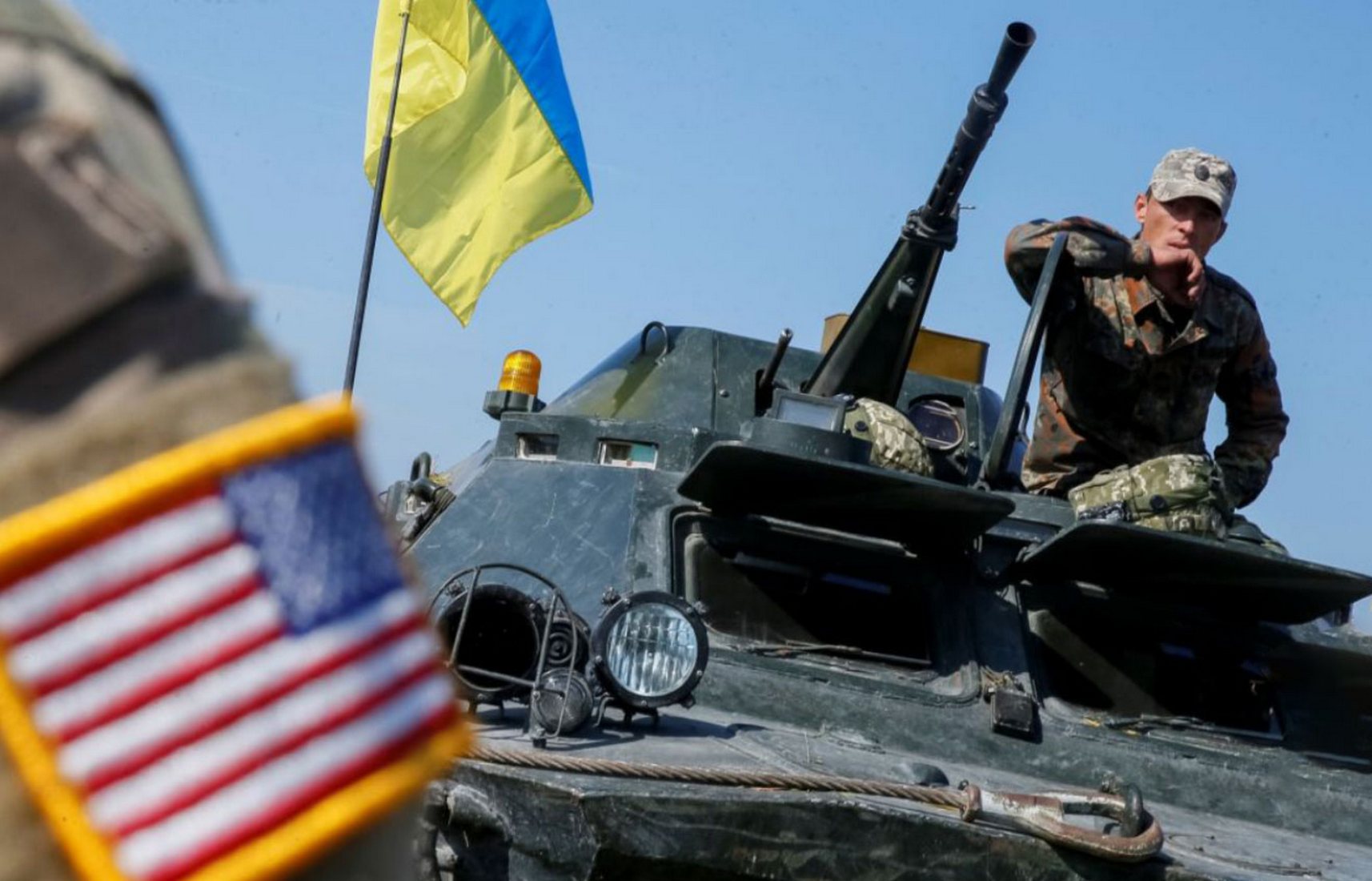 Белый дом заморозил оказание военной помощи Украине — СМИ