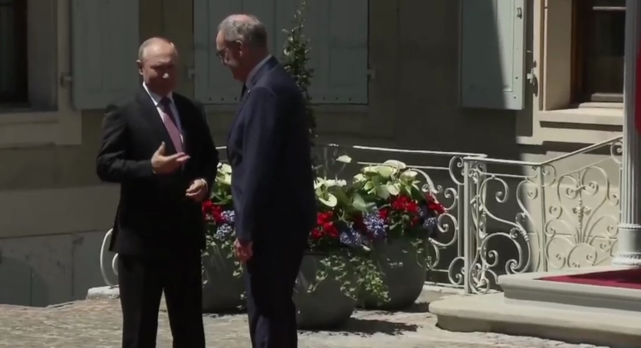 Путин прибыл на виллу Ла Гранж для переговоров с Байденом (видео)