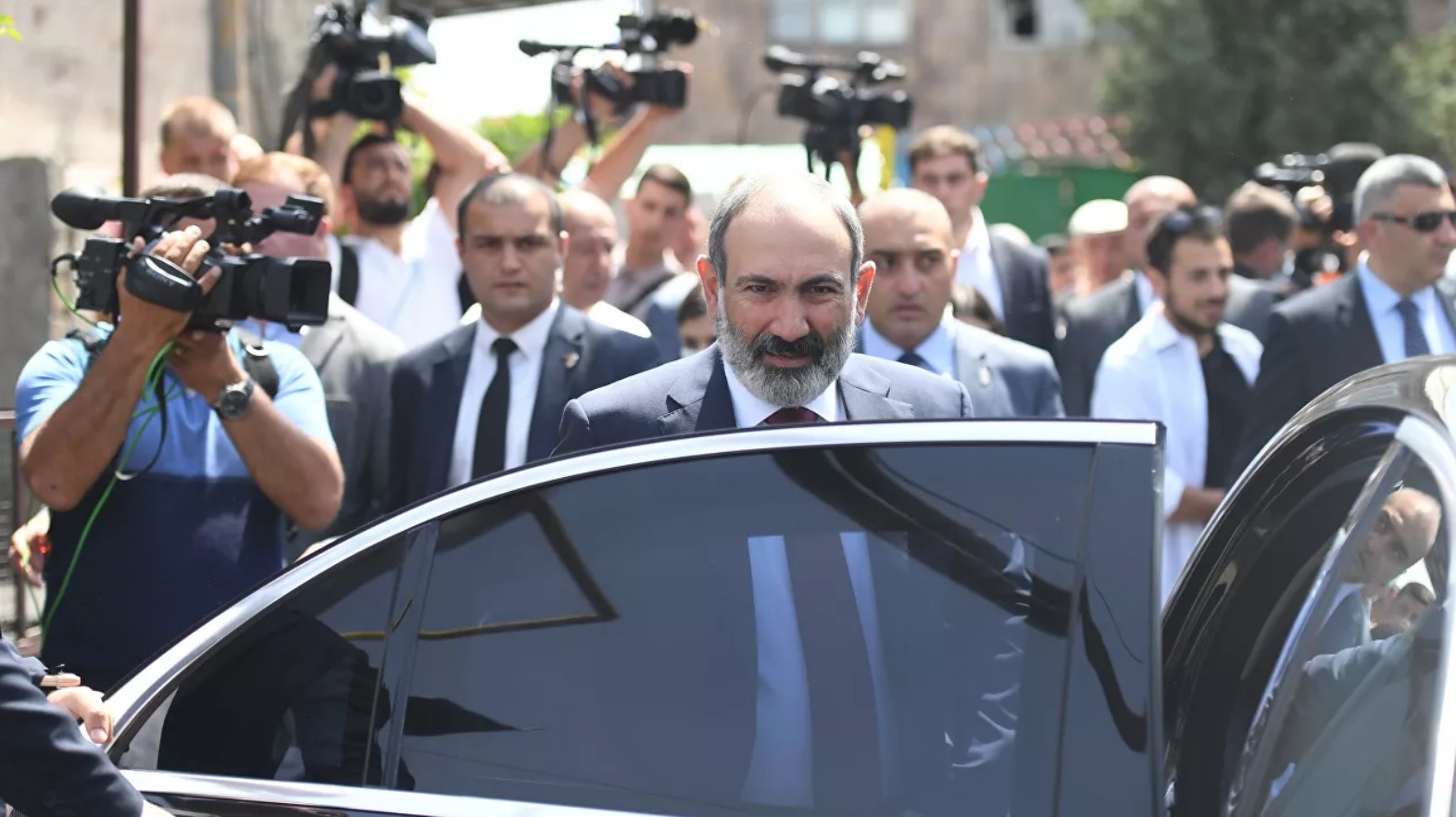 Пашинян заявил о «стальной» революции в Армении