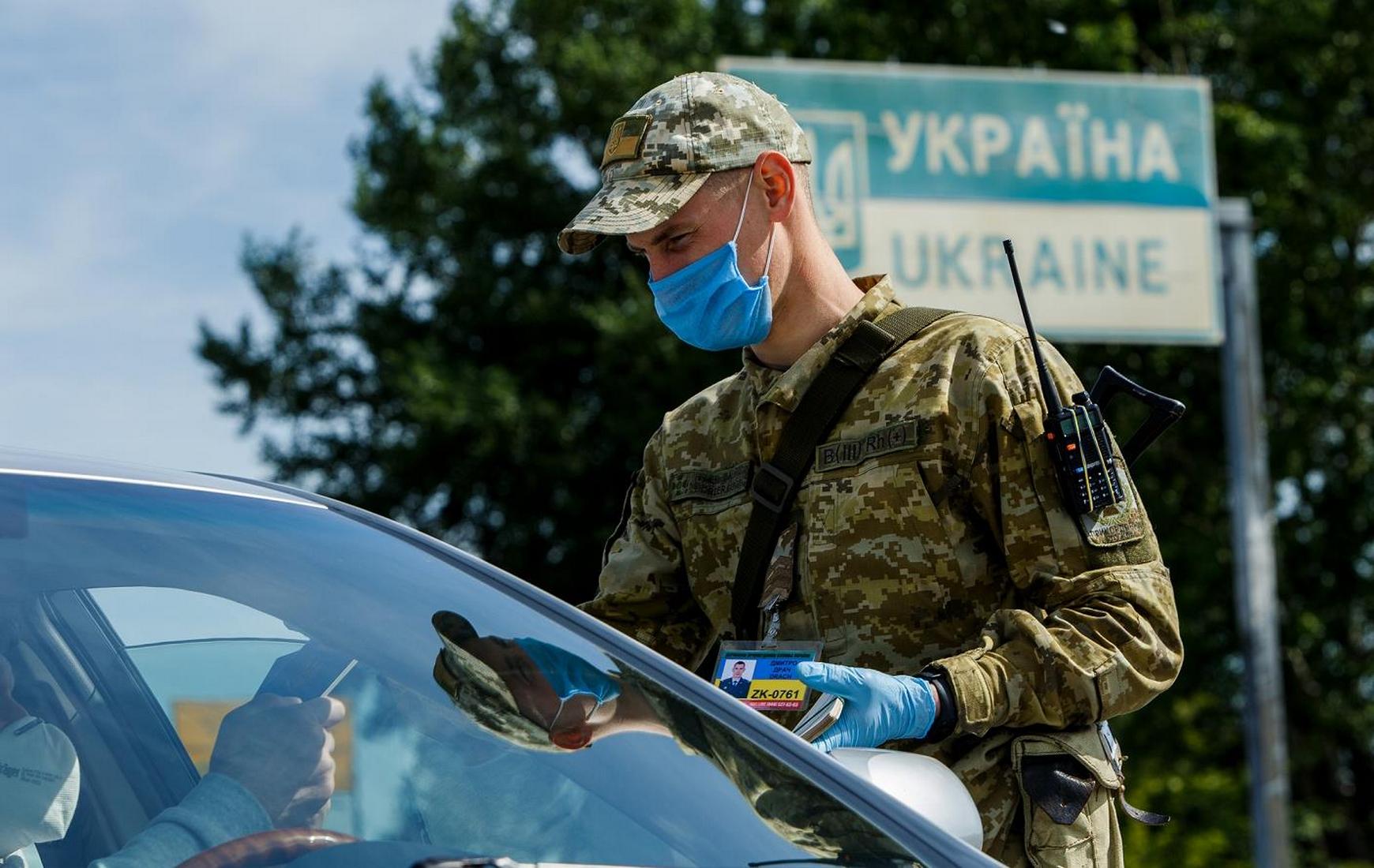 Минздрав начал запись на вакцинацию от коронавируса жителей Крыма и ОРДЛО