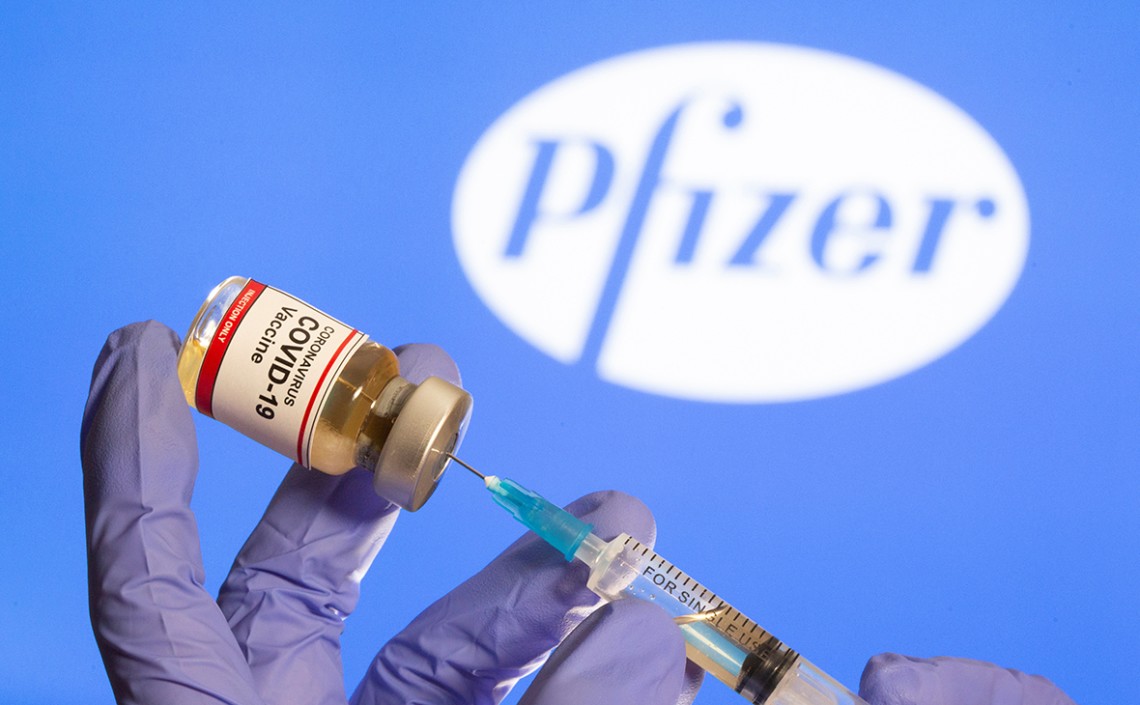 Украинец умер после вакцинации Pfizer. Связано ли это с препаратом и что говорят о других летальных случаях?