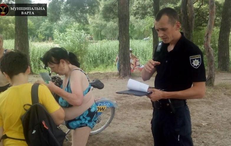 Киевлянка провела два часа, наблюдая за спасателями, которые искали ее тело в реке
