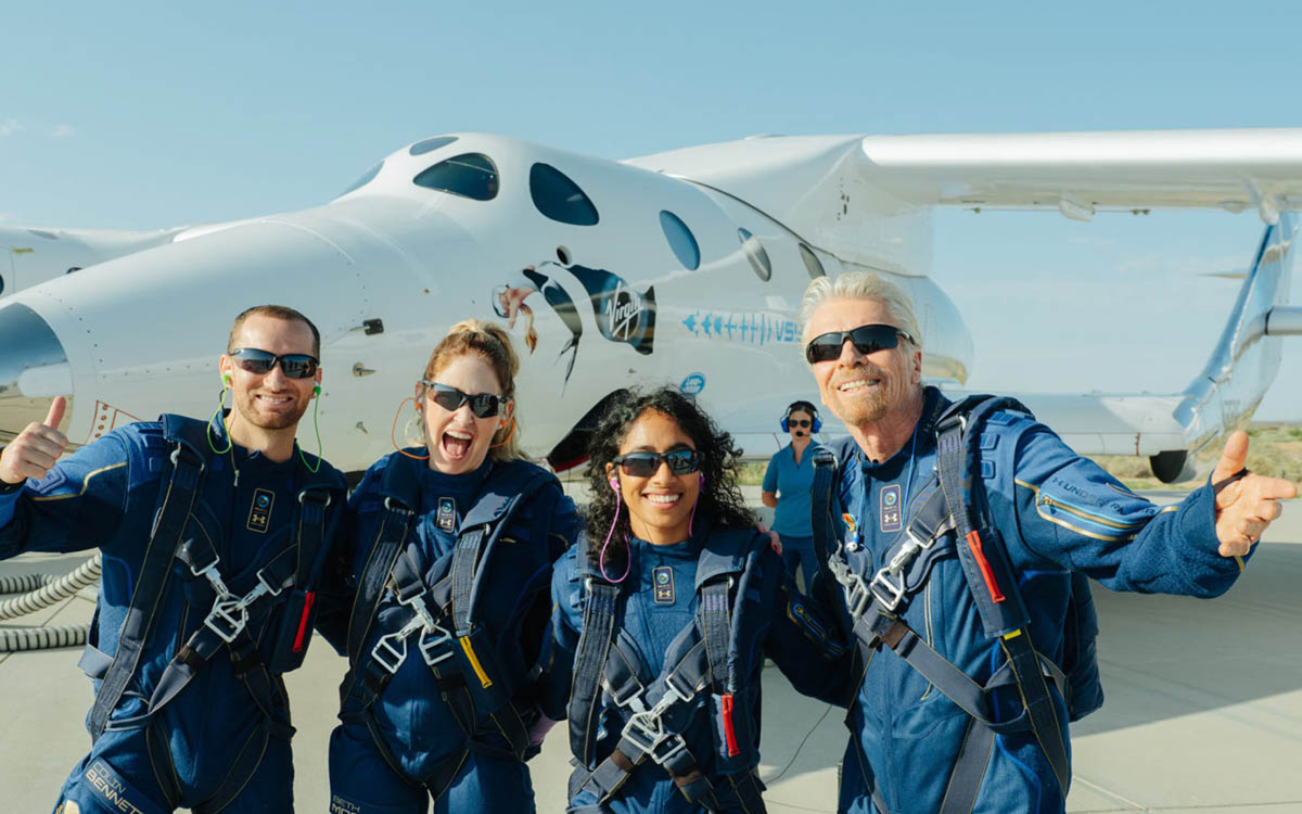 Virgin Galactic бесплатно отдает билеты в космос