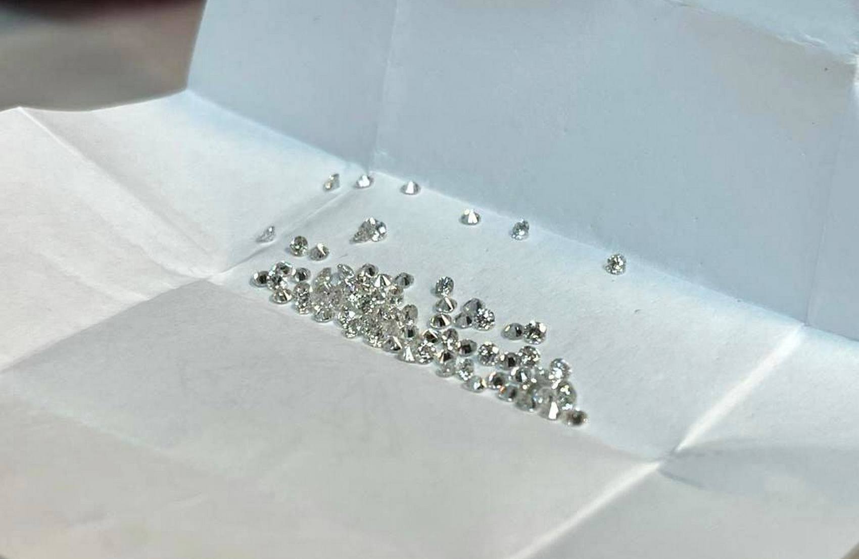 В Борисполе задержали украинца, у которого в трусах были спрятаны бриллианты на два миллиона