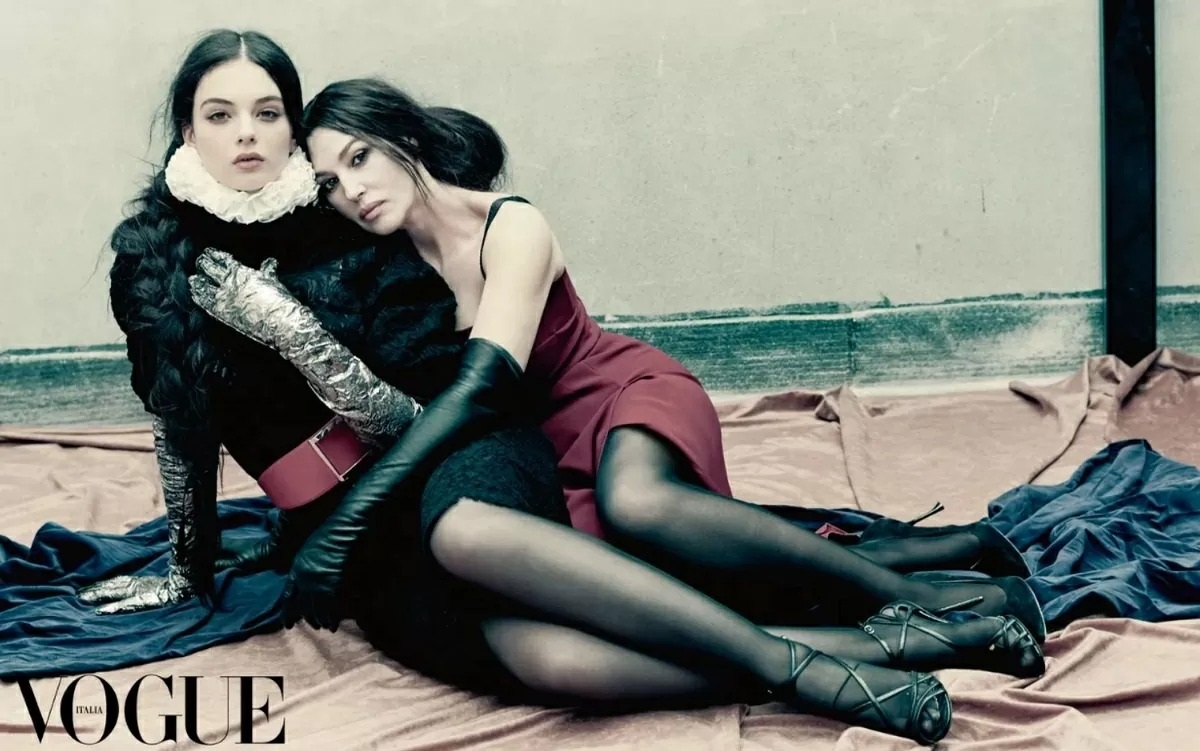 Пользователи в Сети раскритиковали Vogue из-за фото Моники Беллуччи с дочкой