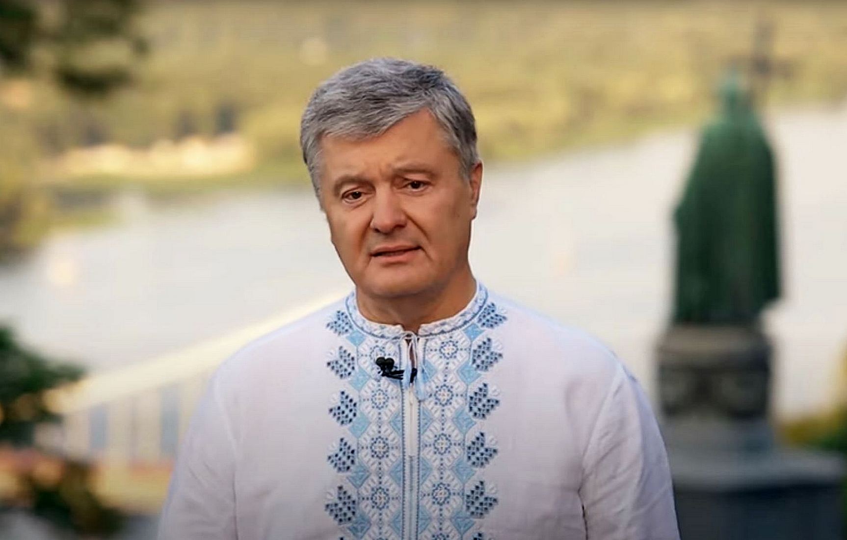 Язык, песни и танцы: Порошенко перечислил различия русских и украинцев в ответ на статью Путина