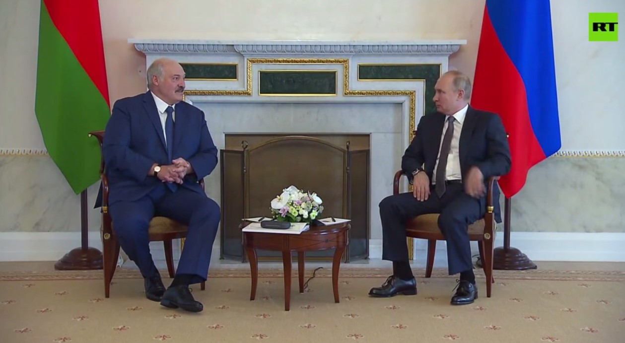«У нас до 36-ти». Путин удивился словам Лукашенко о жаре в Беларуси (видео)