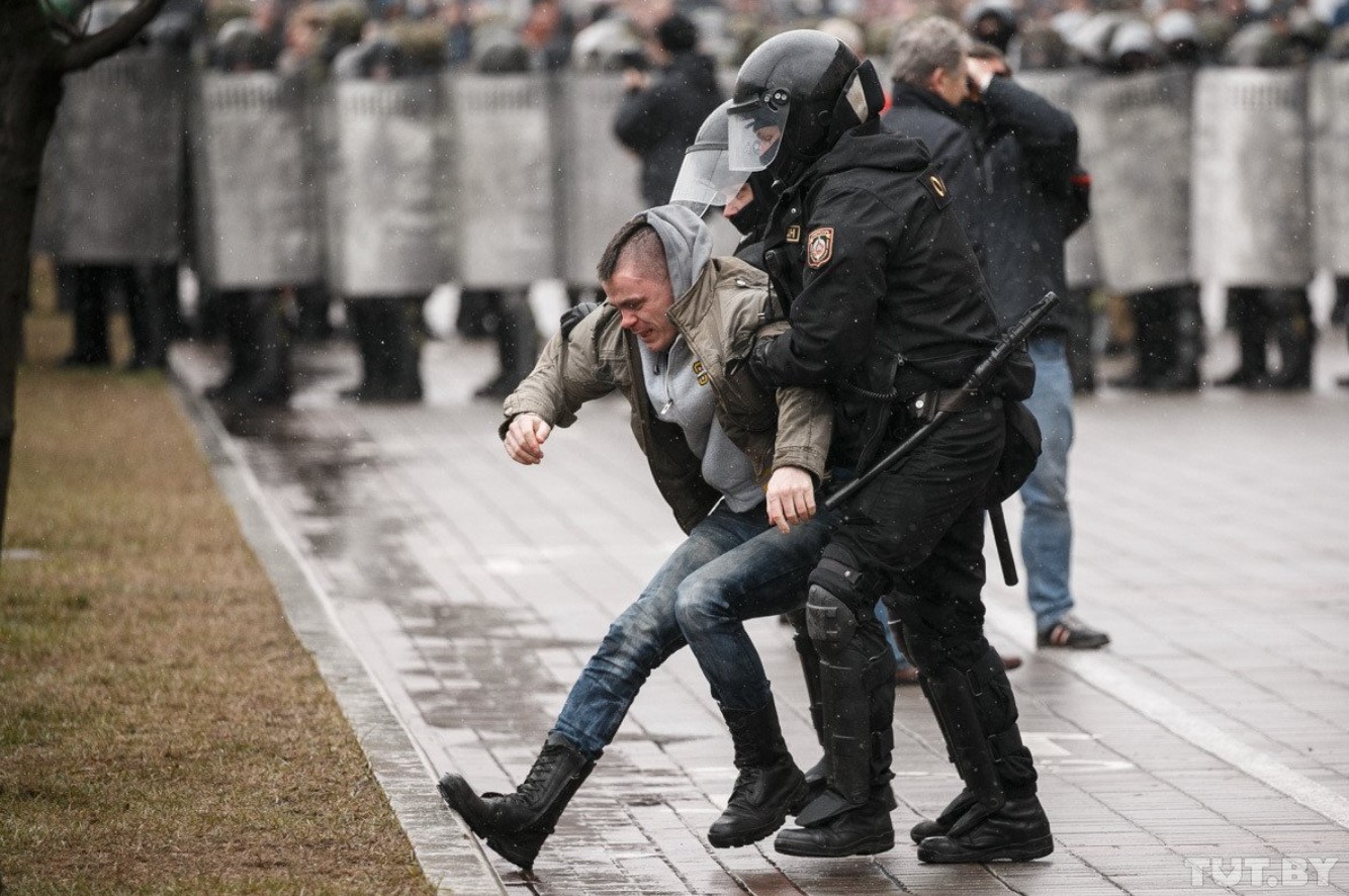 Лукашенко разрешил военным разгонять протесты