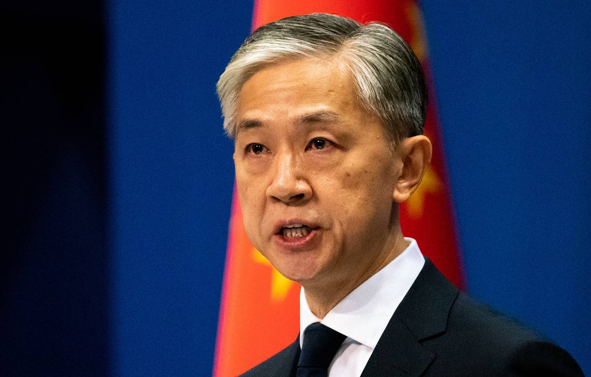 Китай ответил на призыв Франции не признавать COVID-вакцины из КНР и РФ