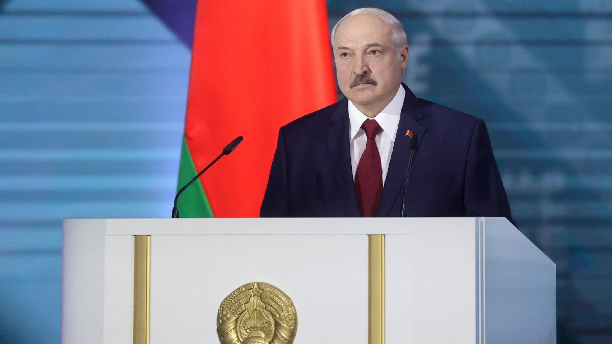 Лукашенко пригрозил «дать по морде» Литве