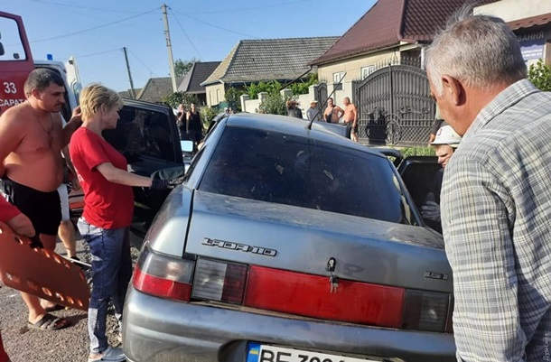 Под Одессой в ДТП погибли трое полицейских (фото 18+)