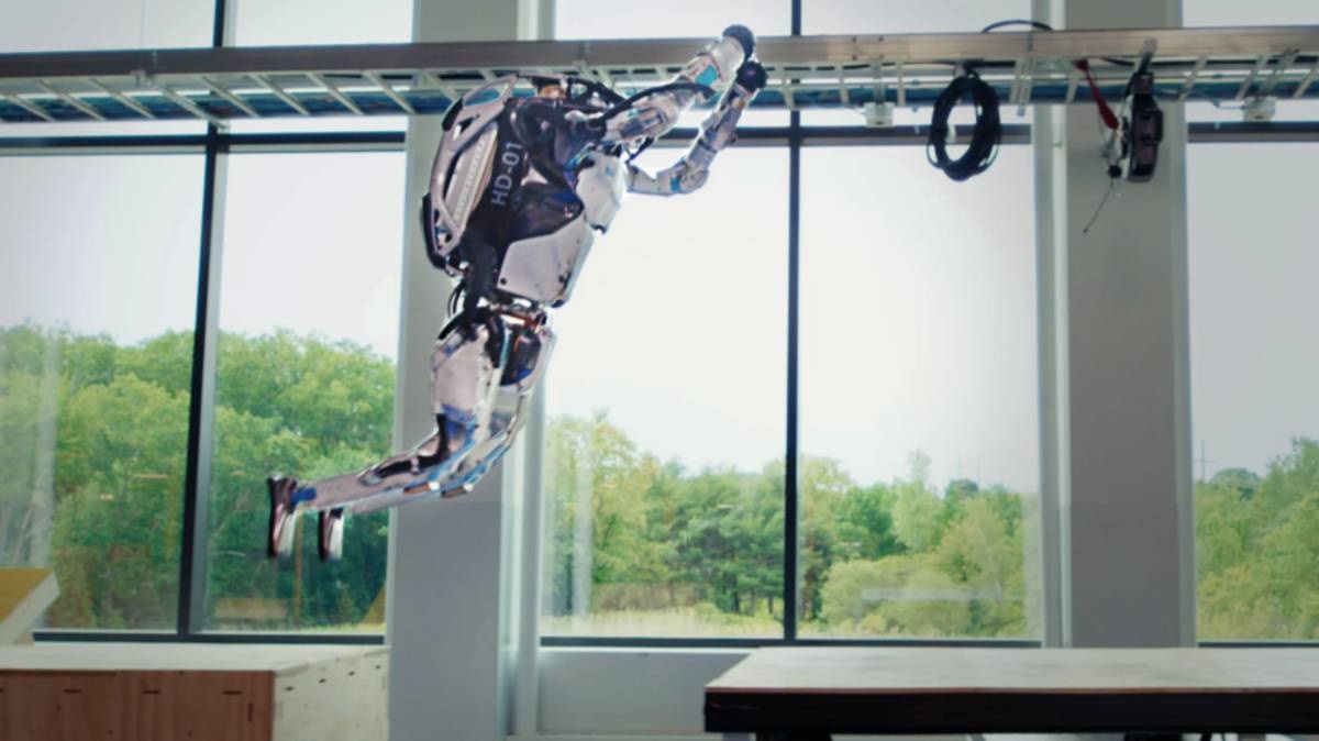 Boston Dynamics показала роботов, занимающихся паркуром (видео)