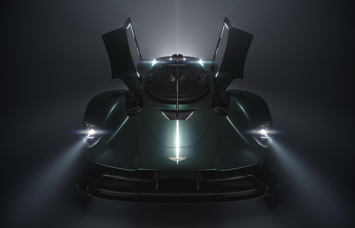 Страсть и эмоции: Aston Martin представил новый суперкар Valkyrie Spider (фото)