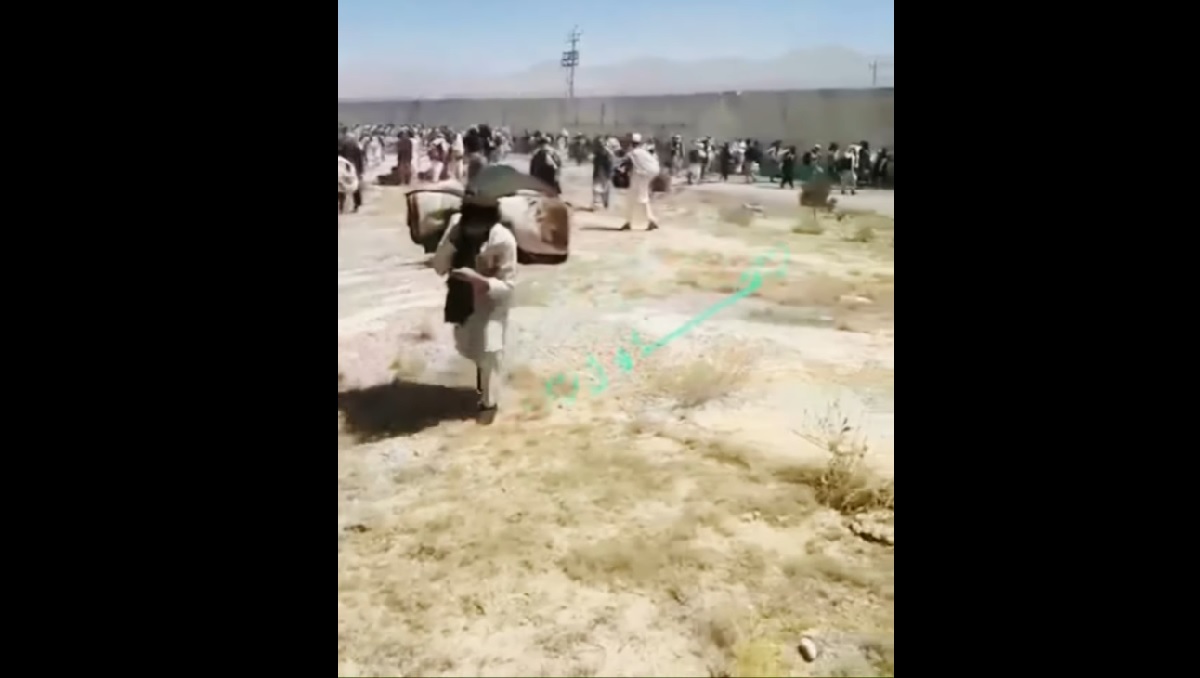 Талибы выпустили заключенных из крупнейшей в Афганистане тюрьмы (видео)