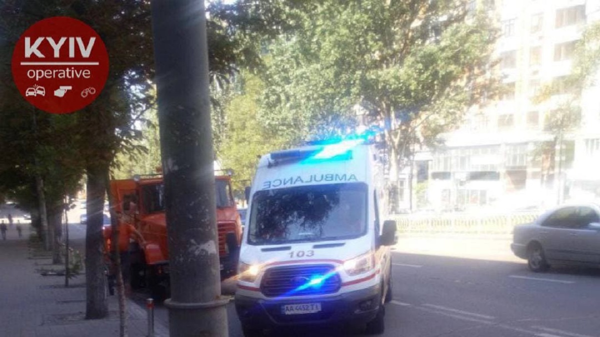 В Киеве владелец оружейного магазина с охраной напал на инспектора – Кличко показал видео