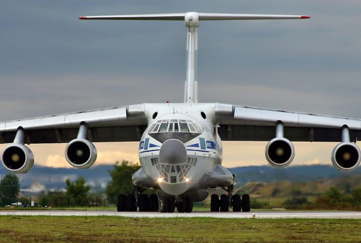 Минобороны отправило самолет в Афганистан для эвакуации украинцев