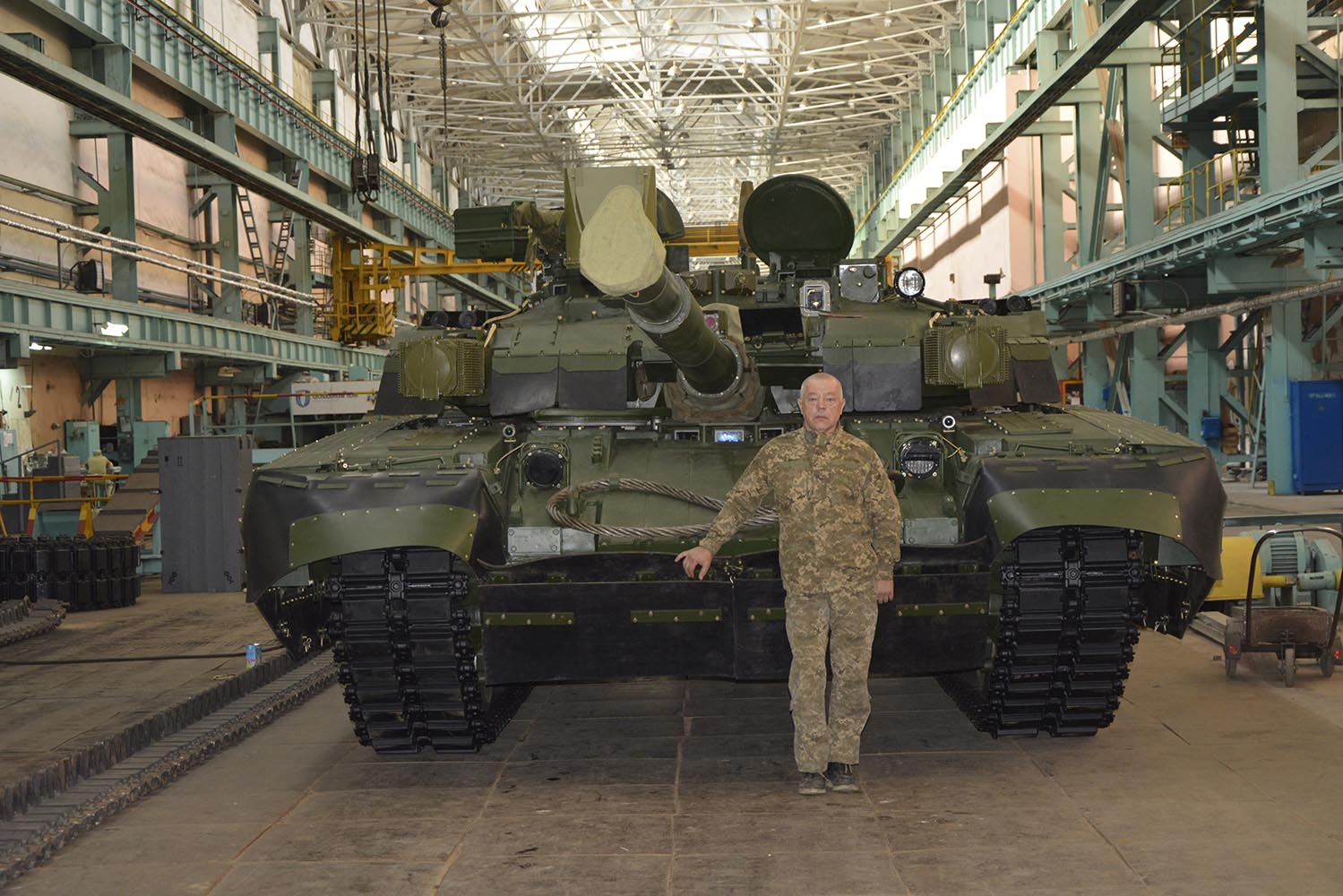 Завод имени Малышева успешно выполнил контракт на постройку одного танка «Оплот»