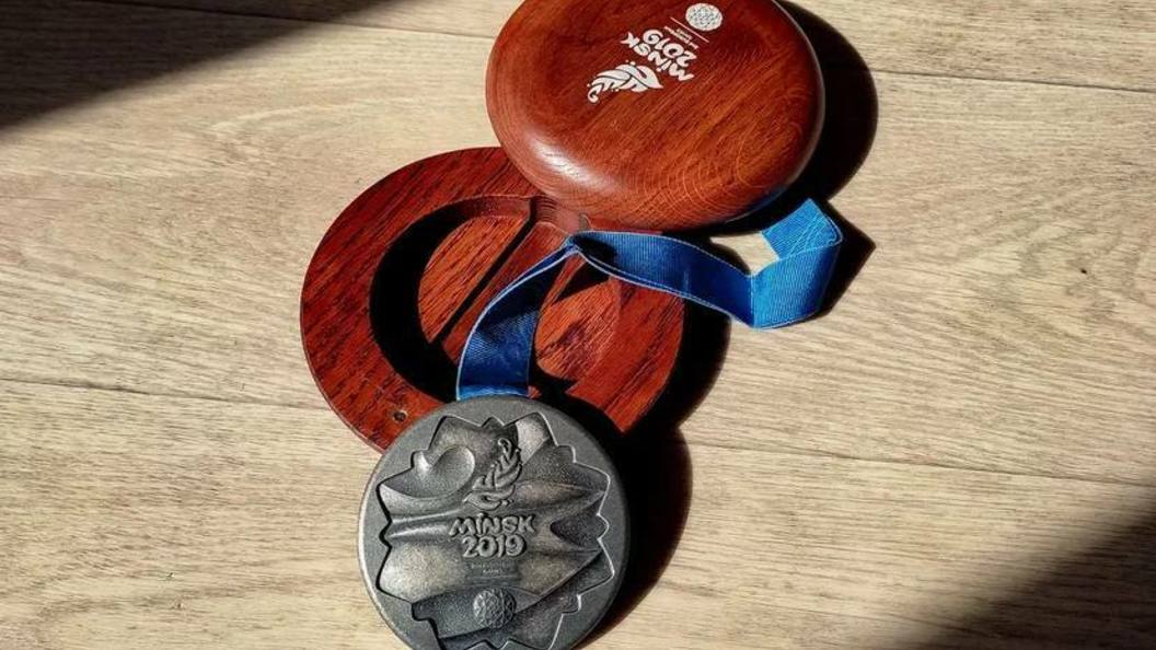 Белорусская легкоатлетка Тимановская продает свою медаль на аукционе