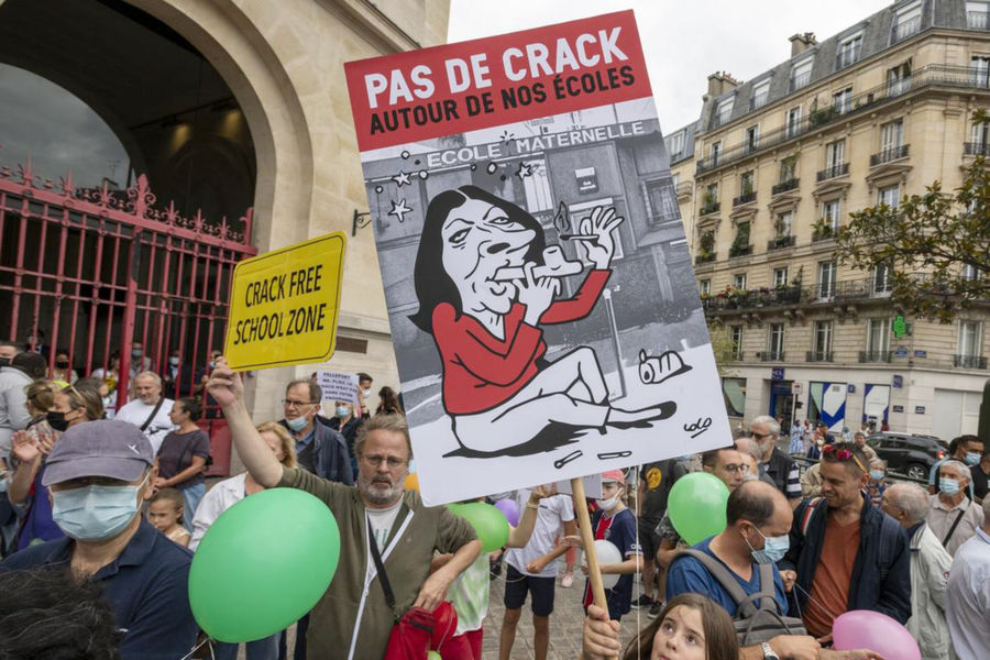 Власти Парижа намерены открыть наркопритоны, где токсикоманов будут курировать врачи