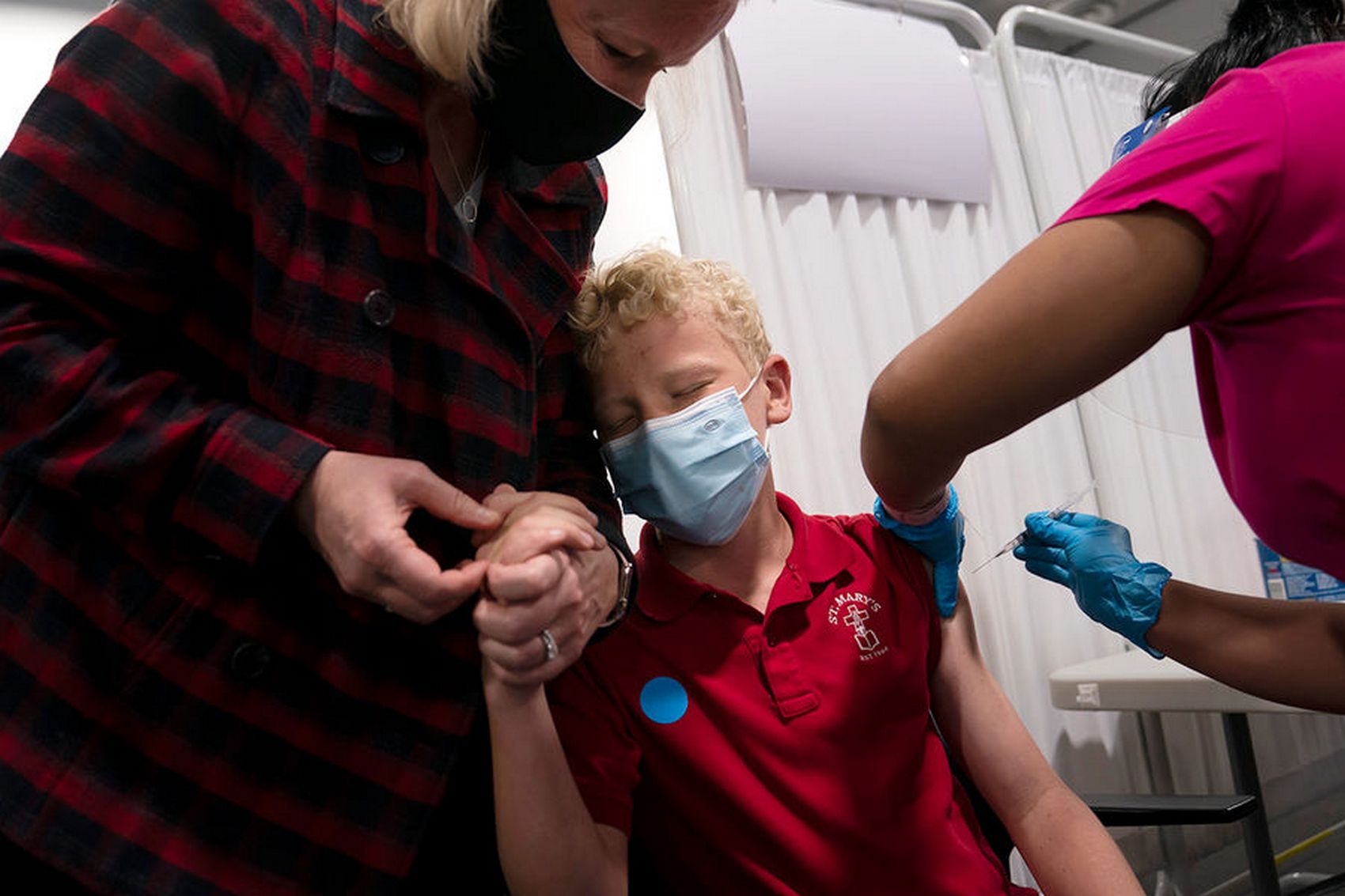 В Украине собираются разрешить прививки вакциной Pfizer детям от 12 лет