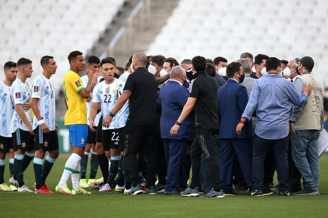 Скандал во время матча: почему за игроками сборной Аргентины пришла полиция и кто в этом виноват