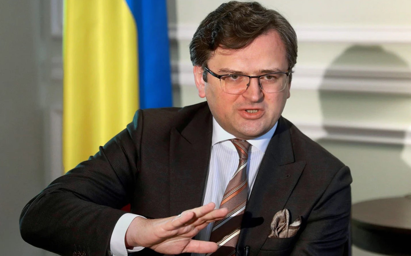 Кулеба призвал Венгрию не «раскручивать эмоции» из-за контракта с Газпромом
