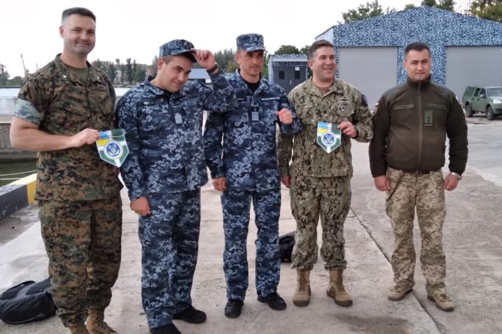 Дипломаты США посетили Донбасс и вышли на катере в Азовское море