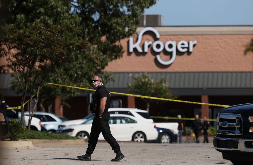 В США при стрельбе в супермаркете погиб человек, еще 12 пострадали