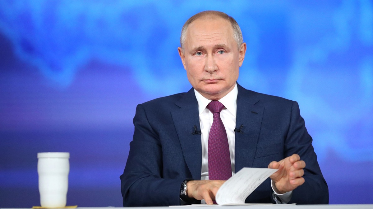 Путин объяснил, почему кашлял на совещании (видео)