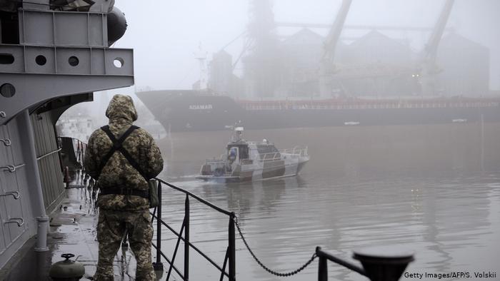 Украина потребовала от России компенсации за задержание моряков в Керченском проливе