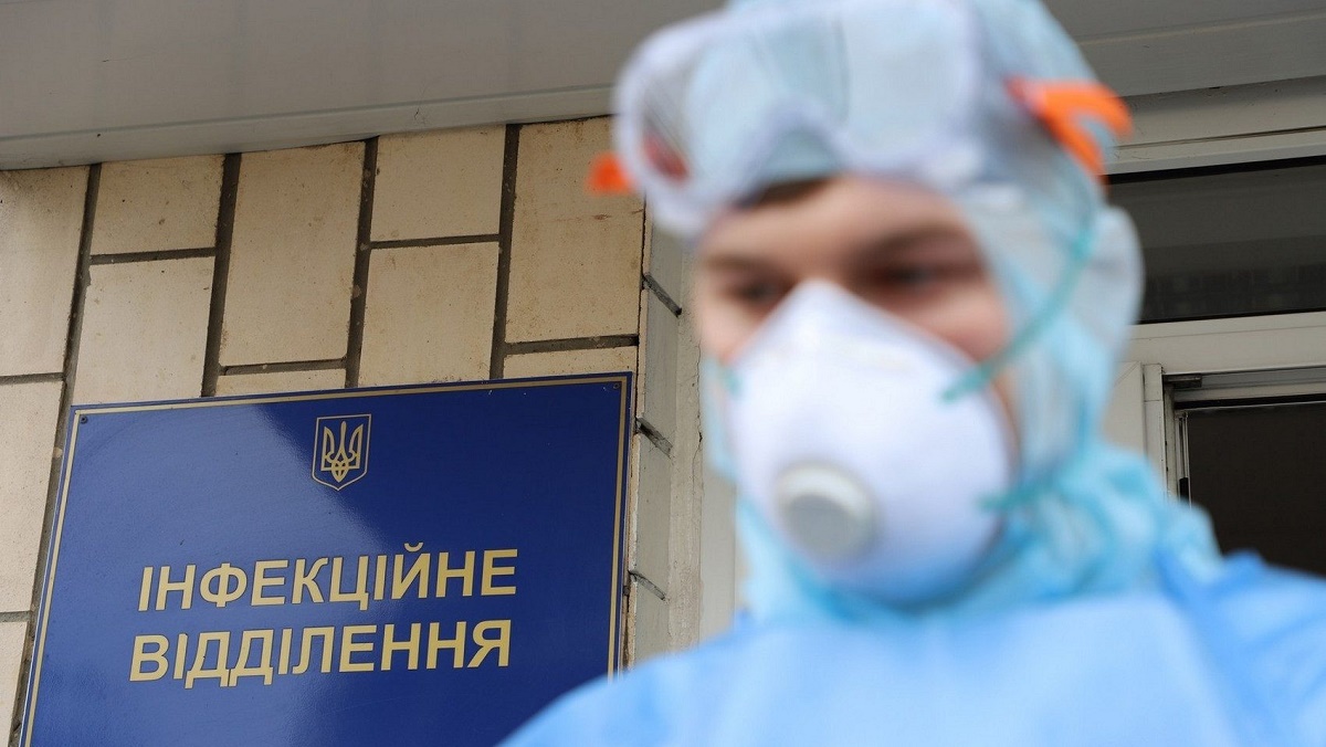 Приближаемся к антирекорду: в Украине продолжается рост инфицированных COVID-19 в сутки