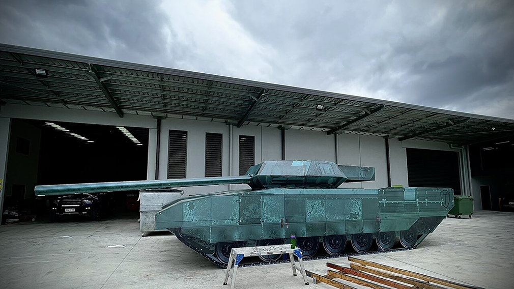 В Австралии создали макет Т-14 «Армата», чтобы тренироваться уничтожать российские танки