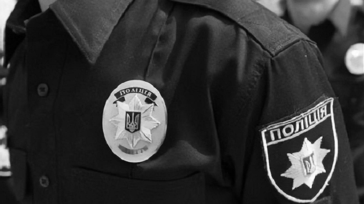 В Сети опубликовали видео избиения полицейских в Чернигове, один из них погиб (18+)