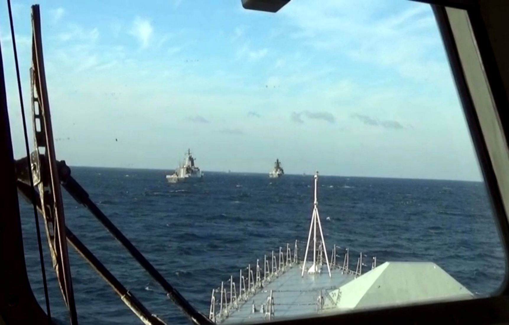 Боевые корабли России и Китая провели первое совместное патрулирование в Тихом океане (видео)