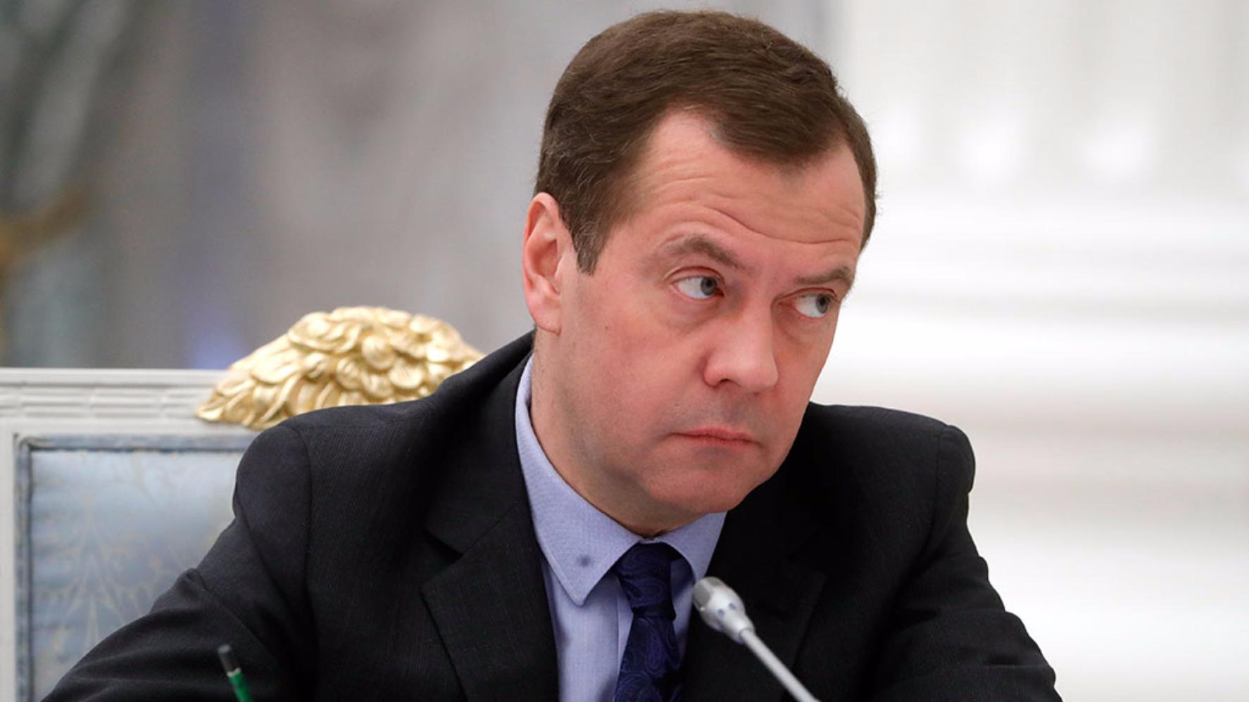 «Путин пользуется его ртом во всех смыслах»: в украинской делегации в ТКГ отреагировали на статью Медведева об Украине