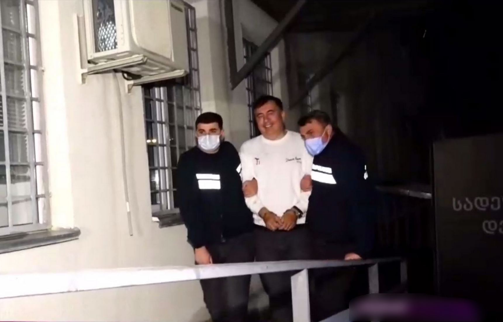 Появились первые кадры с задержанным в Грузии Саакашвили