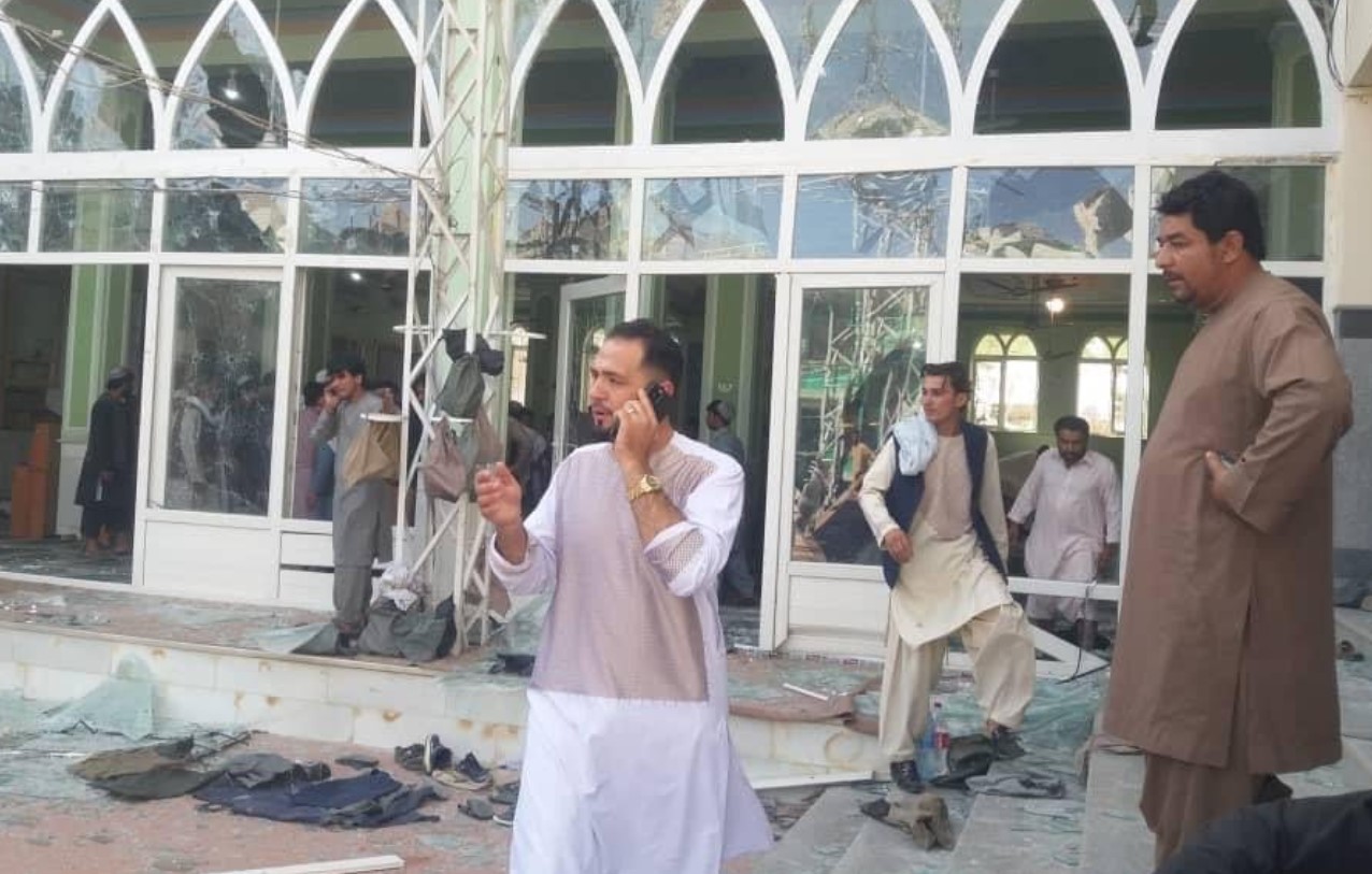 В Афганистане произошел взрыв в мечети: более 30 погибших (видео)