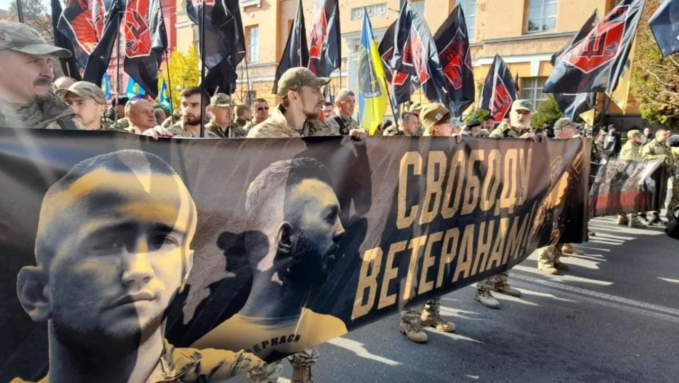 В центре Киева проходит Марш славы УПА (фото, видео) - 3 - изображение