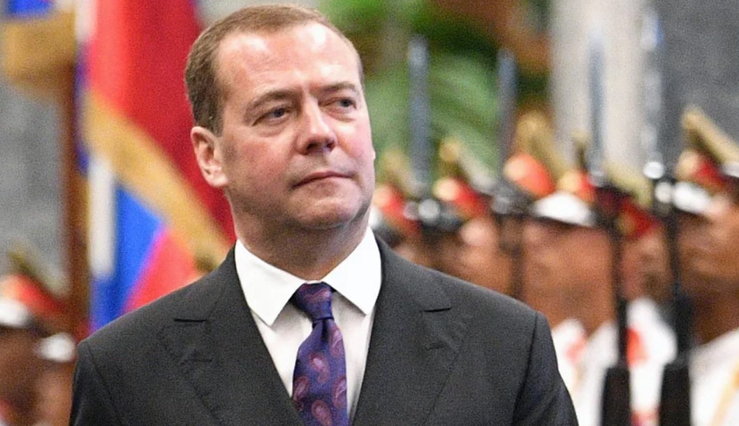 Медведев: Зеленский истово служит наиболее оголтелым националистическим силам