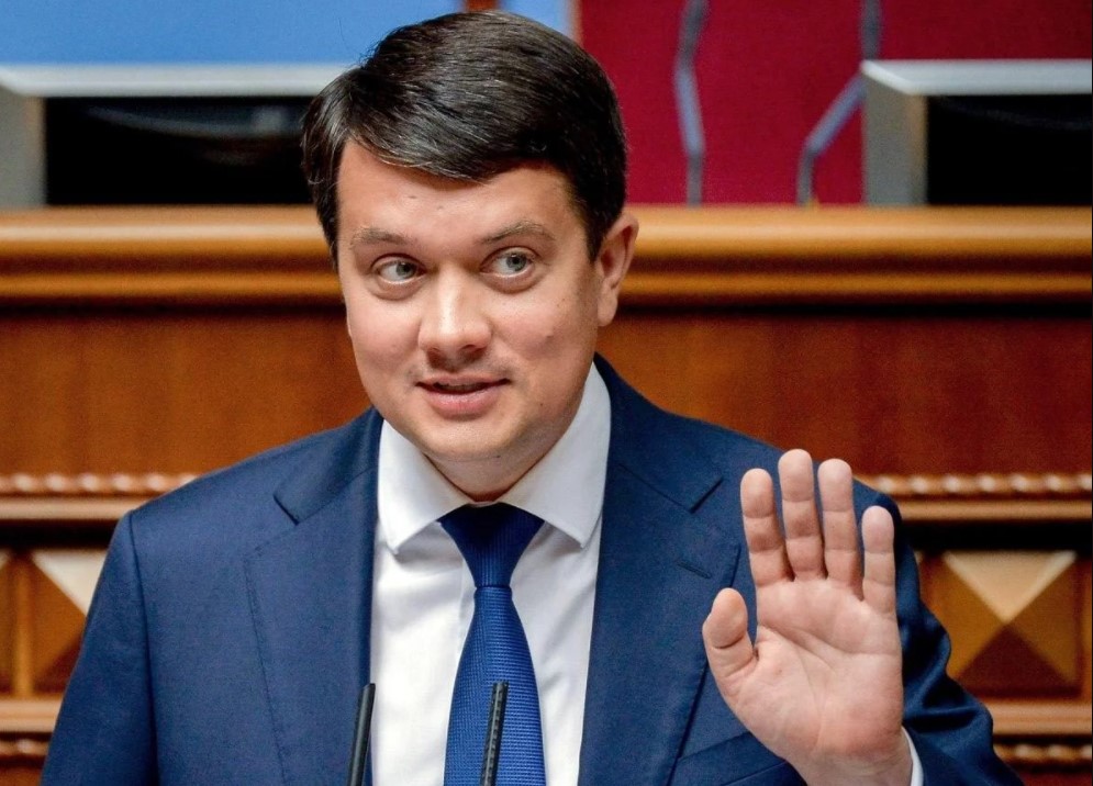 Разумков заявил, что является членом фракции «Слуга народа»
