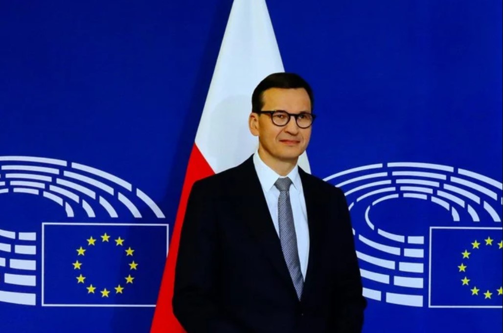 Премьер Польши обещает защитить страну от «Третьей мировой войны» с ЕС