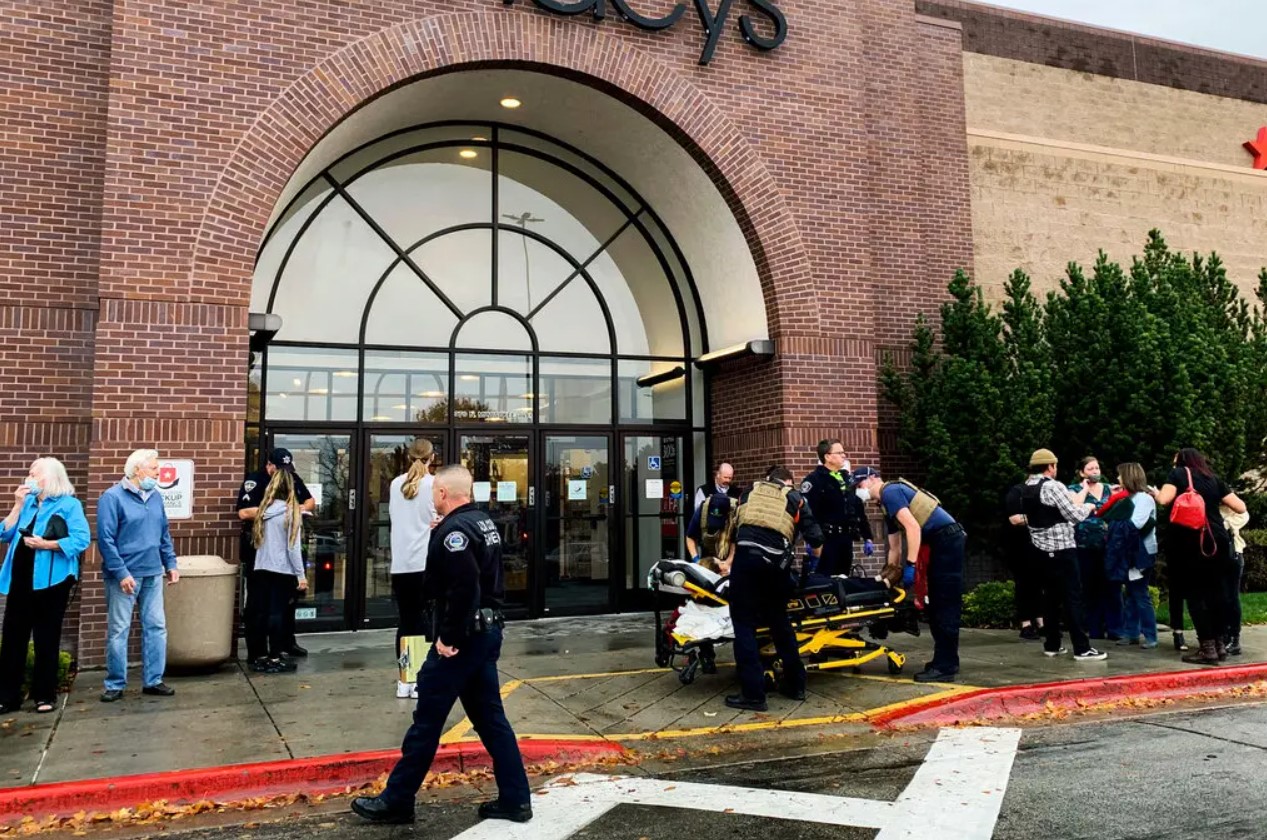 В США произошла стрельба в торговом центре: двое погибших