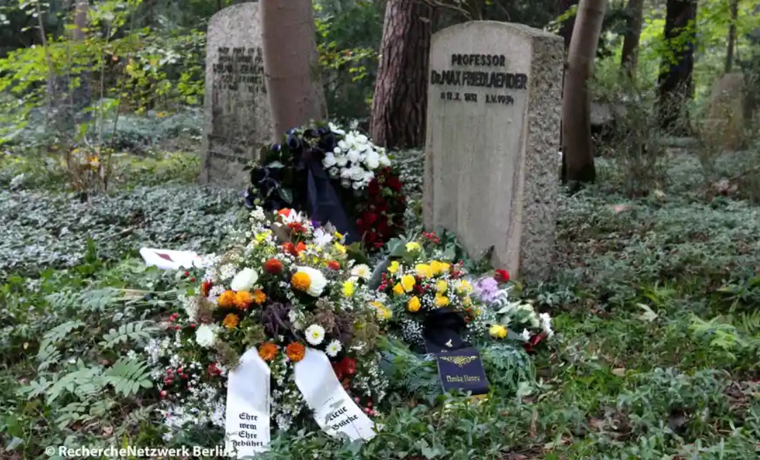 В Германии отрицателя Холокоста похоронили на месте еврейского профессора: подано заявление в полицию