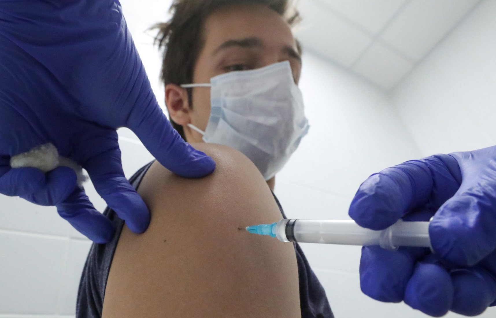 Россия ведёт информационную спецоперацию против COVID-вакцинации в Украине — СНБО