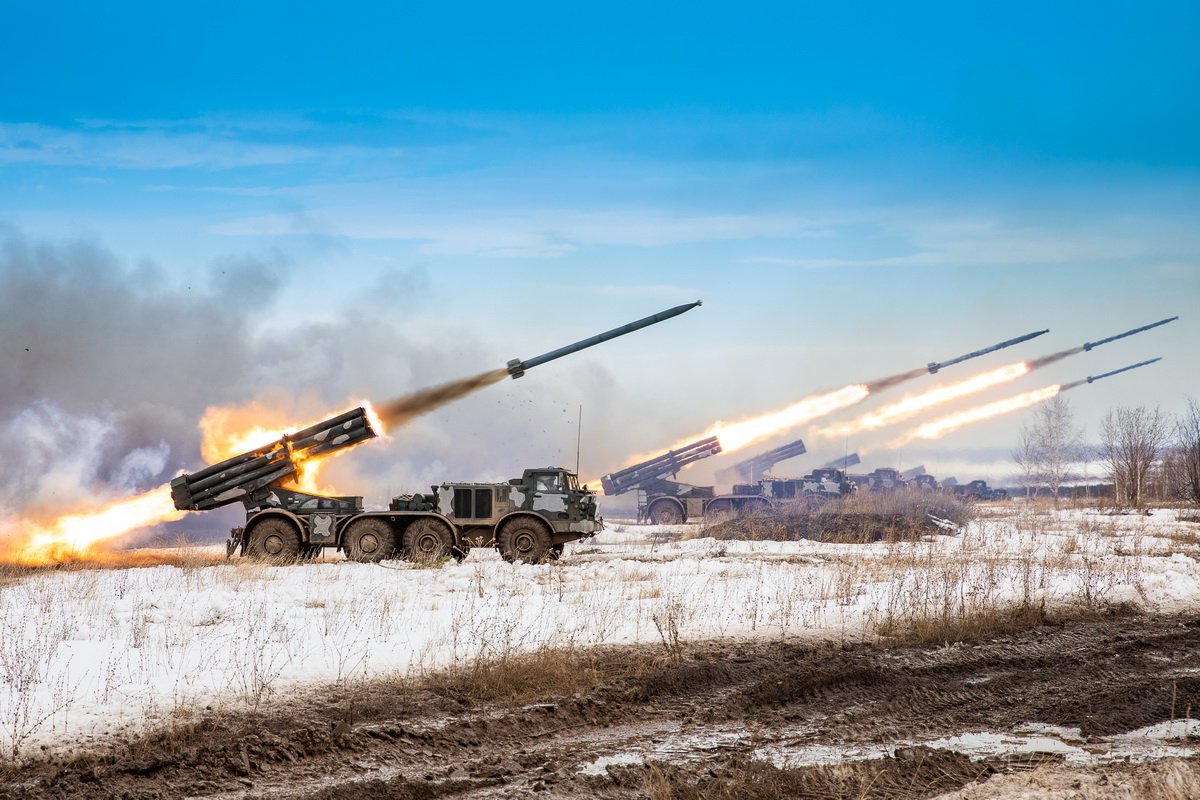 «Заглушить, изолировать и обрушить мощный артиллерийский удар»: Forbes обнародовал план ВС РФ по разгрому украинской армии