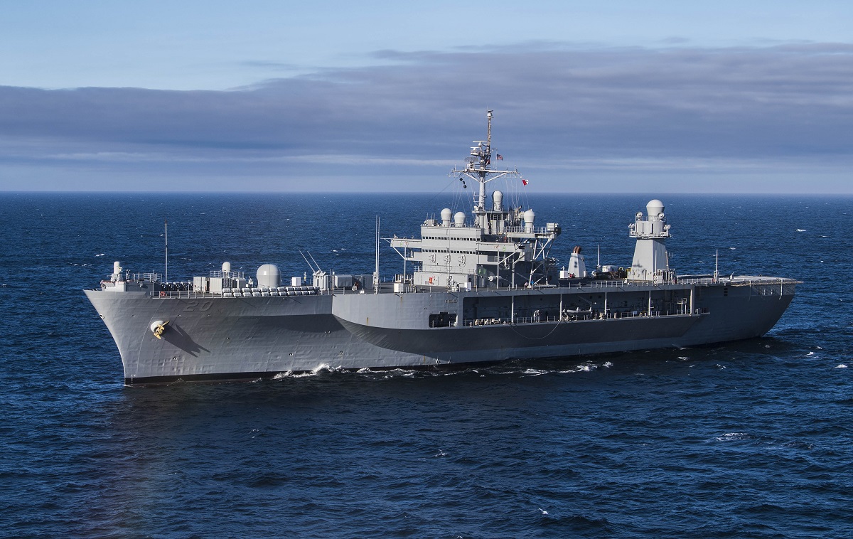 Флагманский корабль Шестого флота ВМС США начал поход в Чёрное море